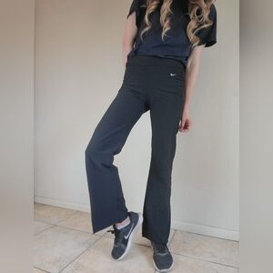 Nike Comfy Casual Active Wear Yoga Pants Wide Straight Leg Black Womens Size XS